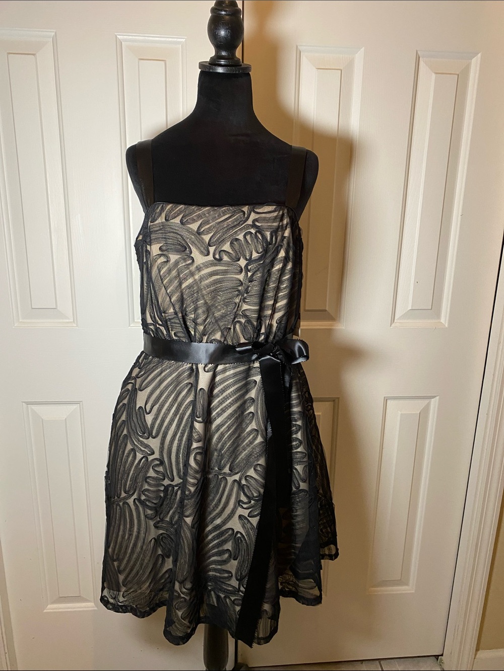 NWT Black Lace-Overlay A-Line Women's Dress with Satin Belt